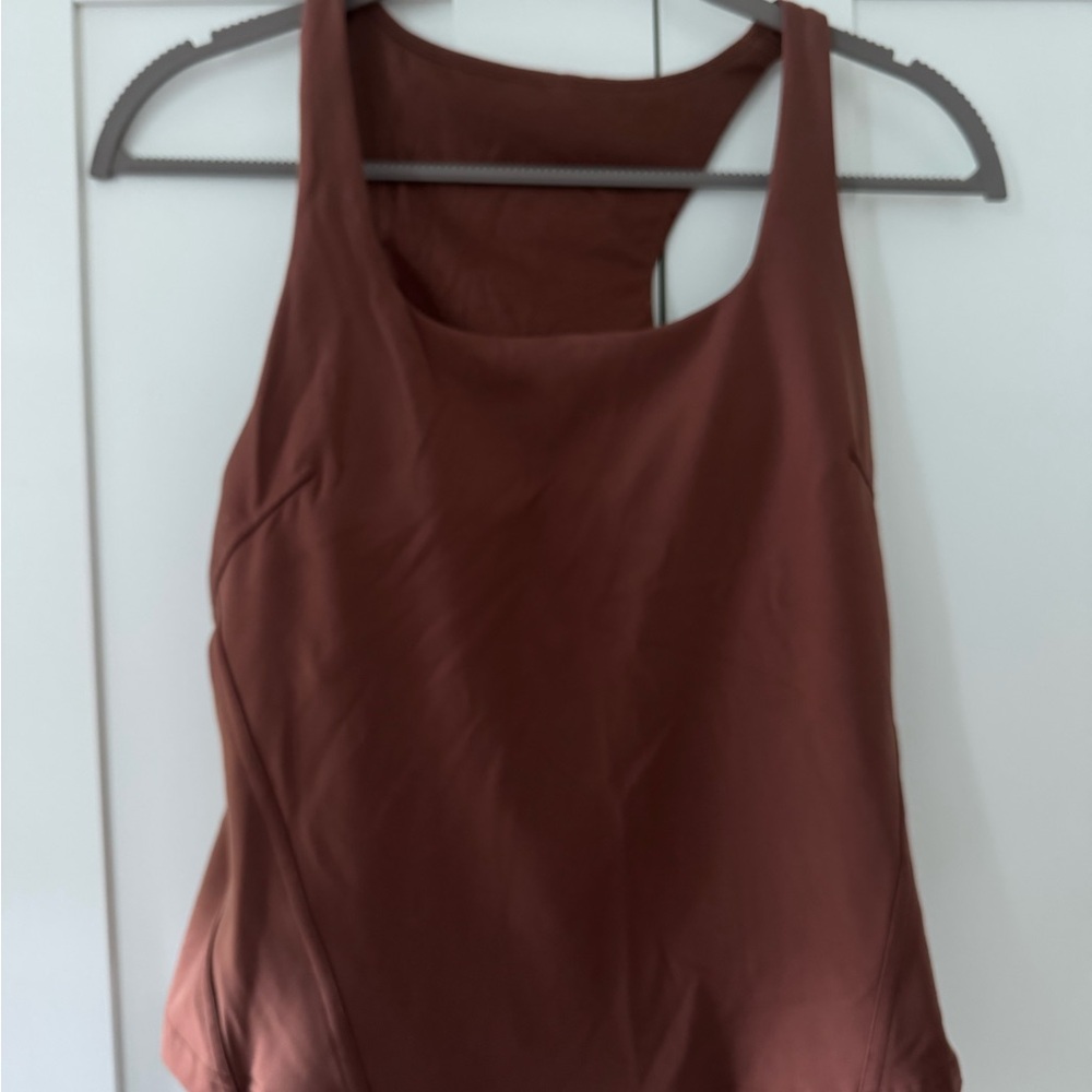 Lululemon tank.